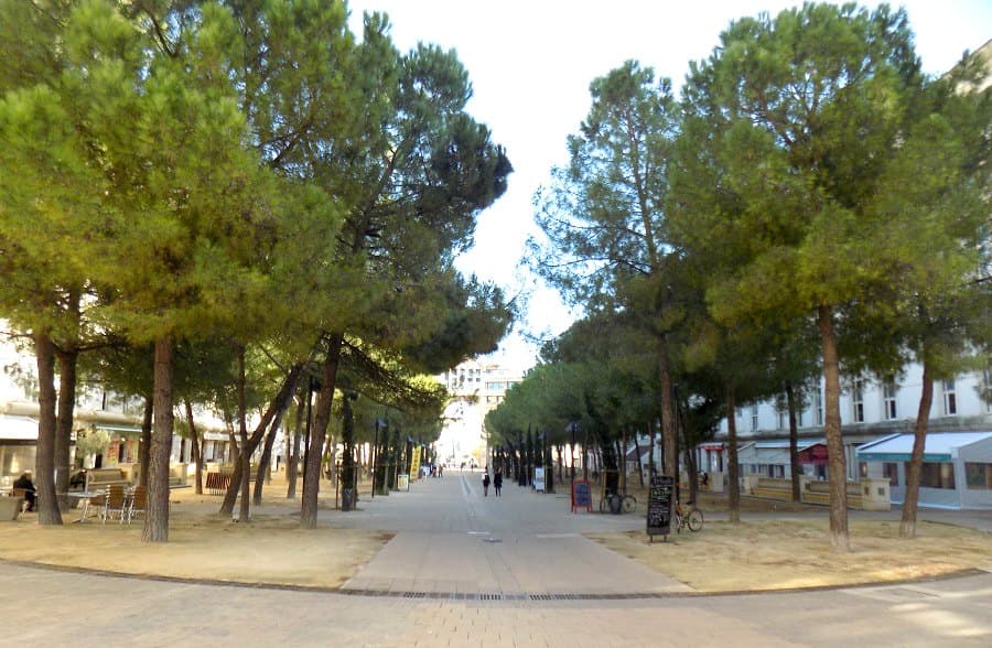 antigone terrasse place agréable