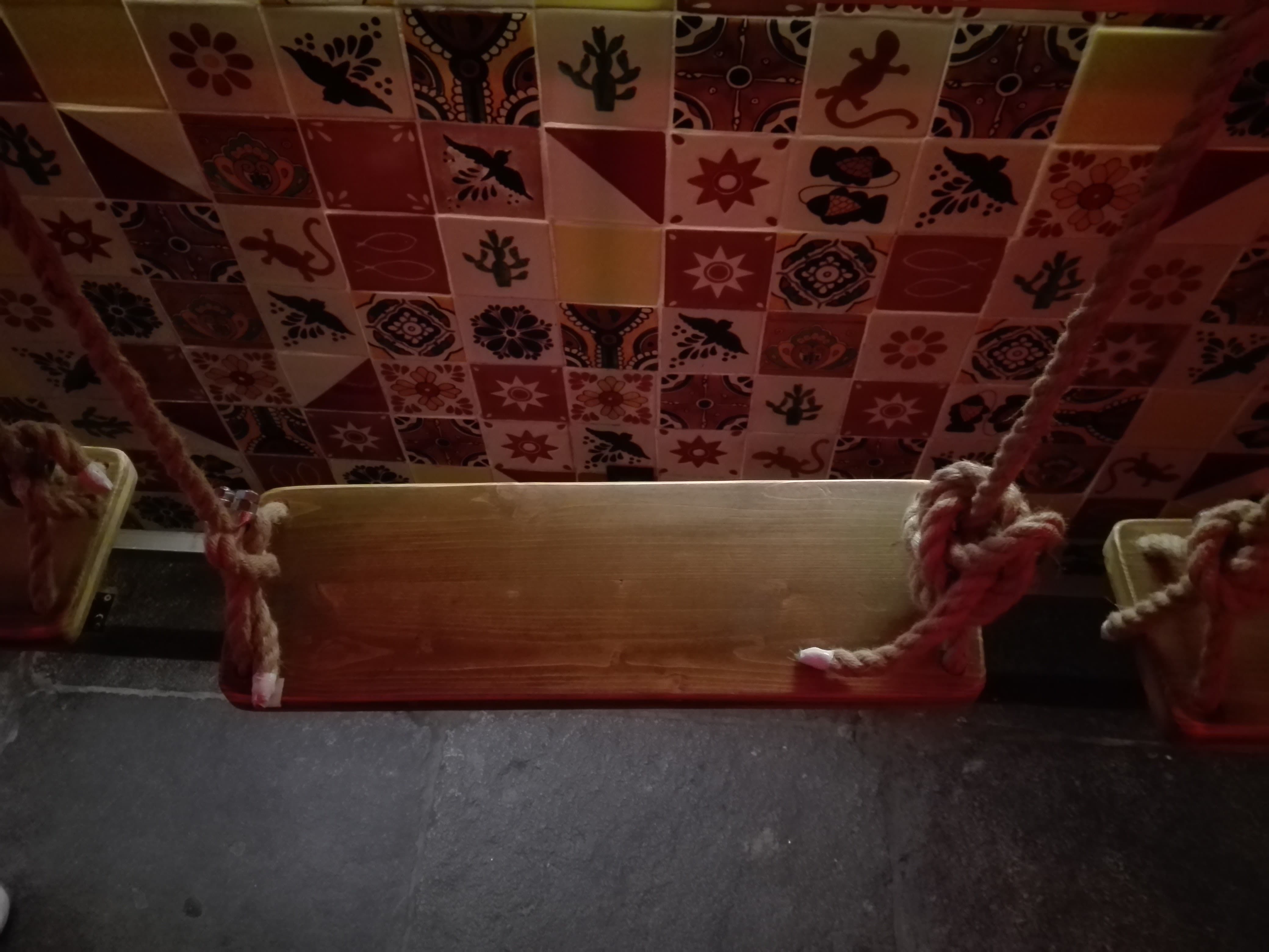 Balançoires dans un bar Montpellier