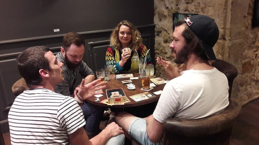 game taverne bar bar écusson