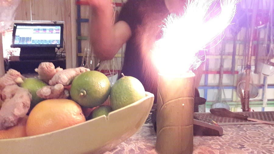 jolly rouge bar restaurant bar original montpellier