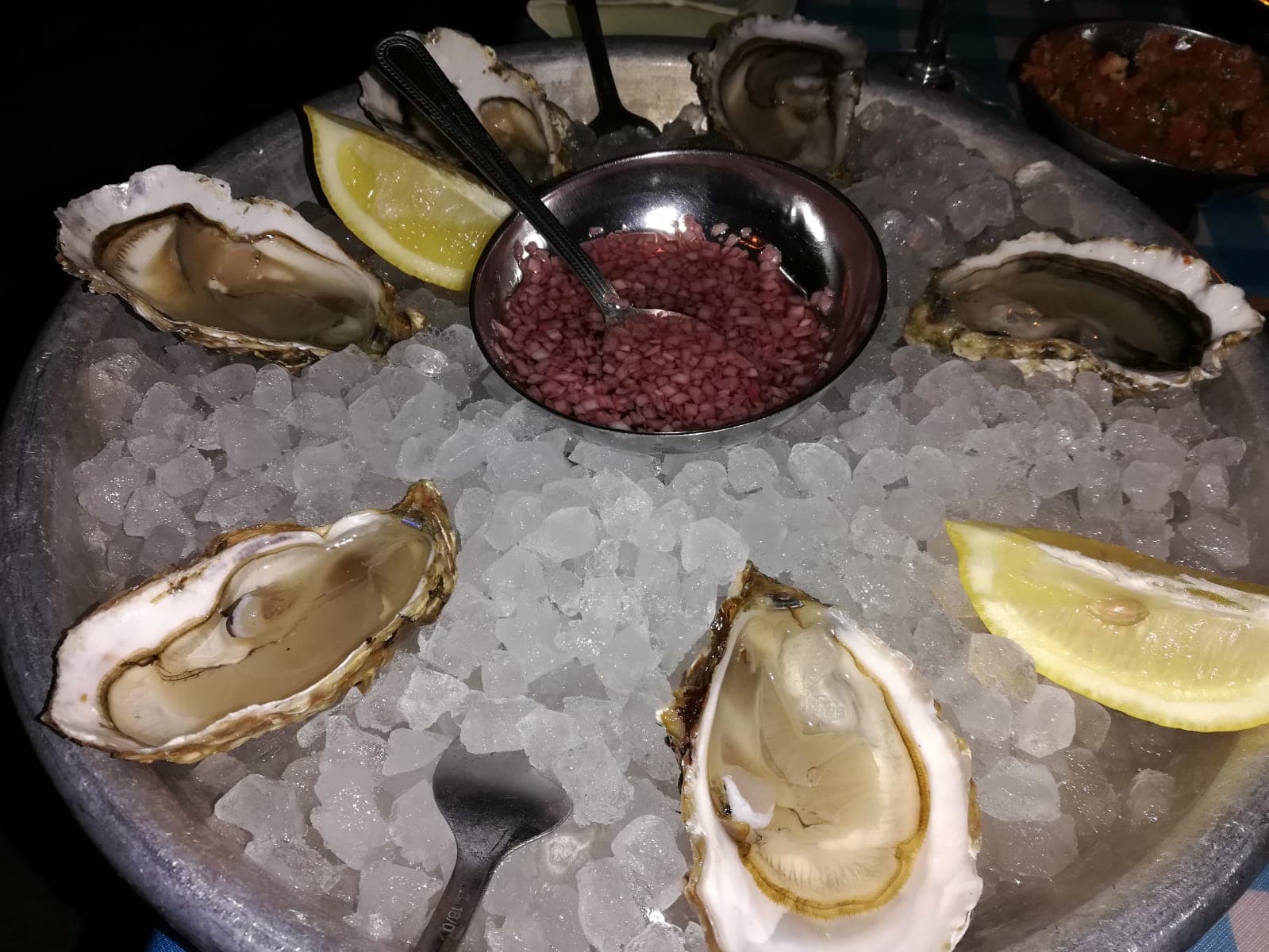 Plateau d'huîtres de Bouzigues à Montpellier