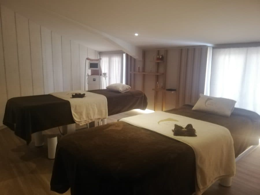 Salle massage en duo Poussan