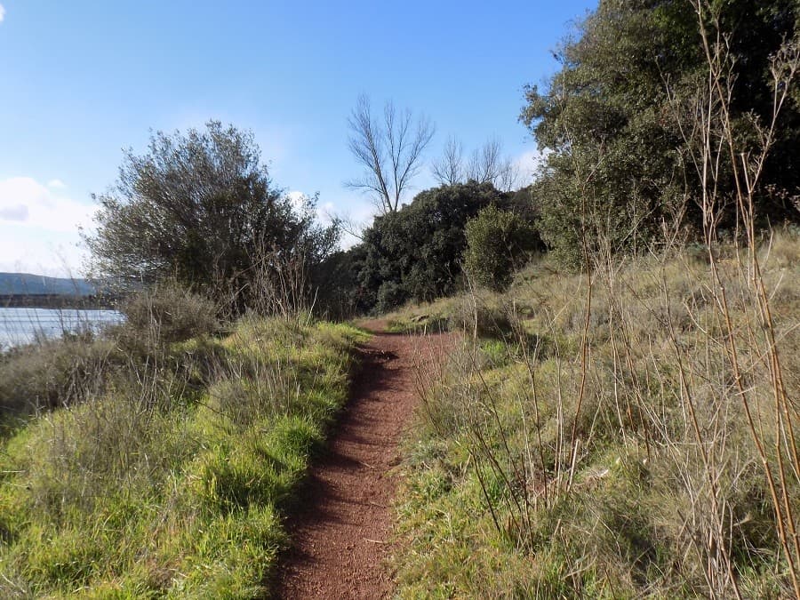 Lac du salagou randonnée autour de Montpellier