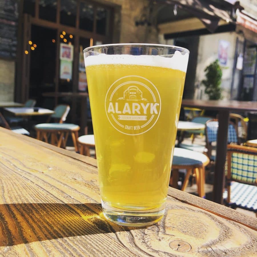 apéro en terrasse à Montpellier broc café peyrou terrasse