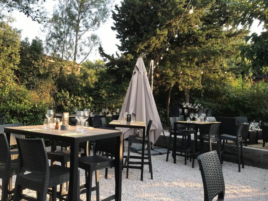 Le clos des oliviers restaurant Manger à l'extérieur avec les cigales proche de Montpellier
